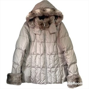 Platinum women’s light weight coat, size medium, Beige color